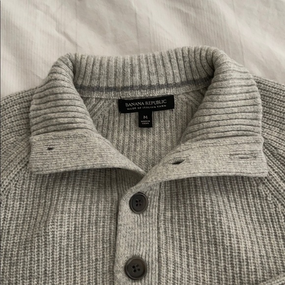 Banana Republic Wool Sweater - Picture 2 of 4